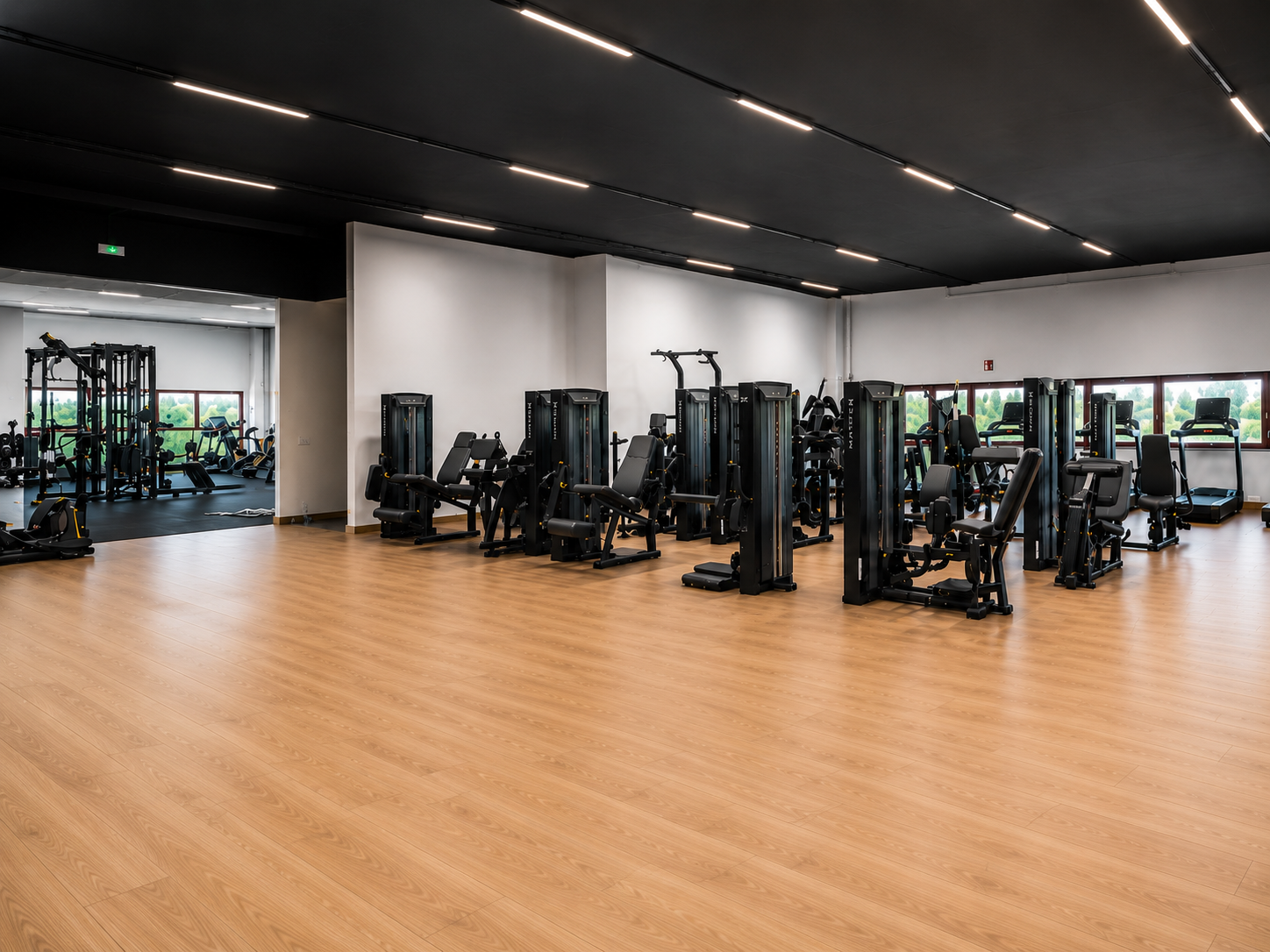 Detall d'una màquina de força de la sala de XPAI Fitness